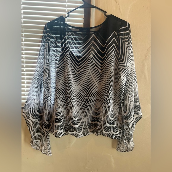 Alfani Tops - (3/$23) Black & White Alfani Flowy Top